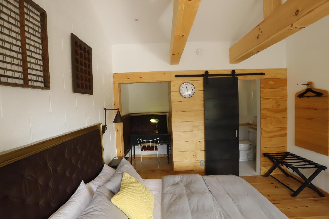 The Vine On Main Motel Stamford ภายนอก รูปภาพ