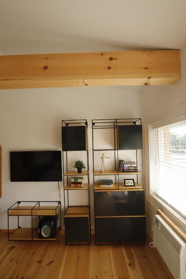 The Vine On Main Motel Stamford ภายนอก รูปภาพ